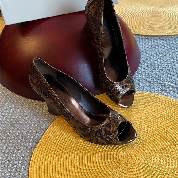 Bronze Peep Toe Wedges - Picture 1 of 1